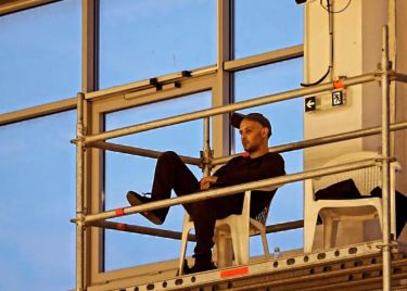 Sinjskom "čovjeku sa skele" probleme radili imenjaci