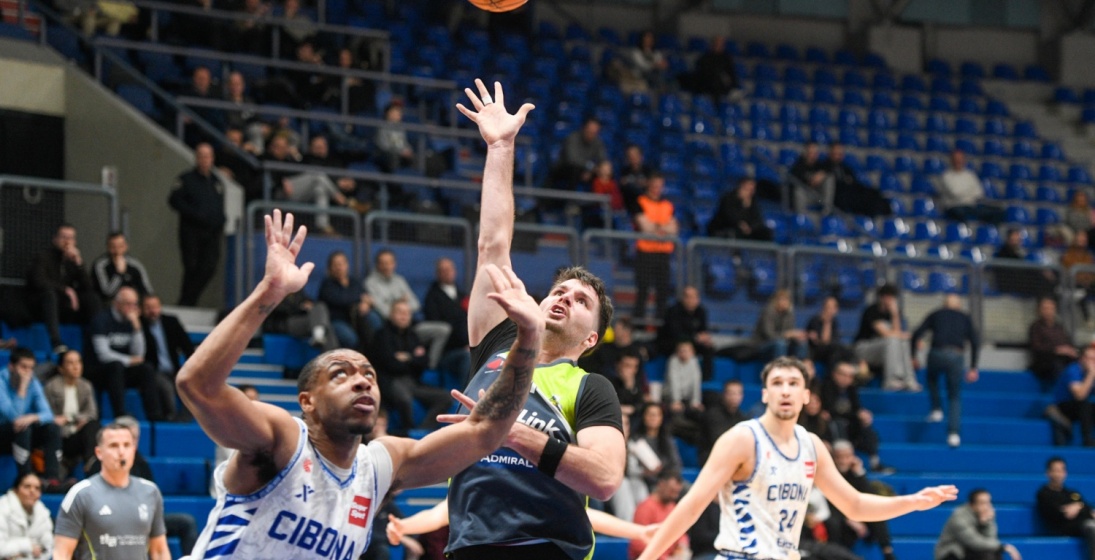 Cibona ide dalje, Roberson zabio 26 poena za 15 minuta