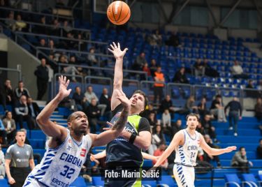 Cibona ide dalje, Roberson zabio 26 poena za 15 minuta