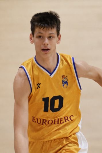 VIDEO Marko Marić hrvatski je tinejdžer od 213 cm koji igra sve pozicije i već je potpisao za Jokićevog agenta