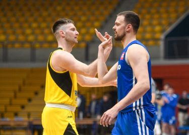 Ljudi, Dinamo se budi! Padaju polako sve momčadi iz gornjeg doma...