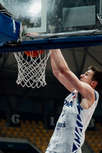 Cibona srušila Dinamo, odlična igra Luke Skorića