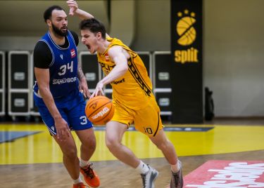 VIDEO Vito Kučić na zagrijavanju izjednačio tricaški rekord Stepha Curryja