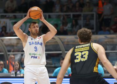 Zadar udaljio Split od drugog mjesta, mala škola košarke Karla Žganeca
