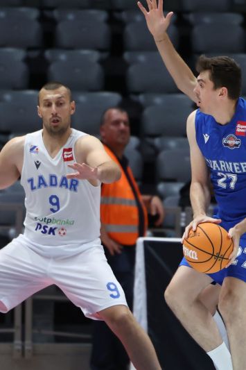 Čudna utakmica na Višnjiku. Zadar spašavao živu glavu, Žganecova stradala