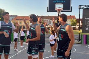 Preko 500 fotografija: Spektakularan vikend u Novoj Gradiški, dva trofeja odlaze u BiH, jedan u Vinkovce