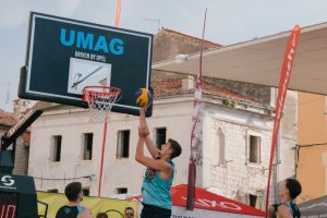 FOTO/VIDEO: Poznati pobjednici PRO 3x3 Toura u Umagu, Tomislav Paškvalin se okušao u šutiranju