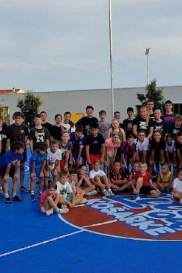 Večeras u Tribunju: ŠKVER 3x3 Basket okuplja mlade košarkaše na novom igralištu