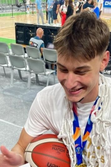 Tko je zlatni slovenski dečko Vit Hrabar? Radi s hrvatskim stručnjacima, voli Hezonju...