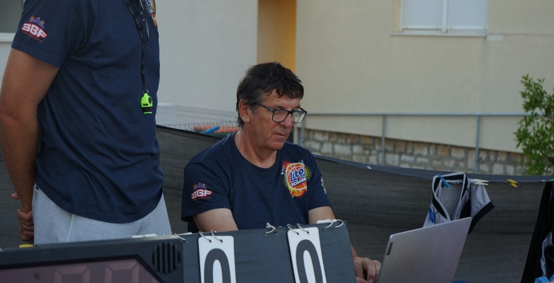 VIDEO Šime Kumanović - čovjek koji 365 dana u godini živi košarku