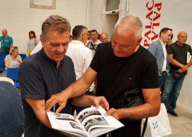 Predstavljena fotomonografija „Srce puno Zadra“ – priča o košarkaškoj pobjedi koja traje 40 godina