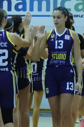 Pobjeda Studija Zagreb u Italiji, Dora Čipčić MVP