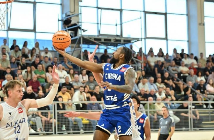 Cibona sezonu otvorila pobjedom u Sinju